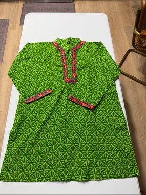 Unbranded handmade women’s cotton poplin tunic. Never worn.